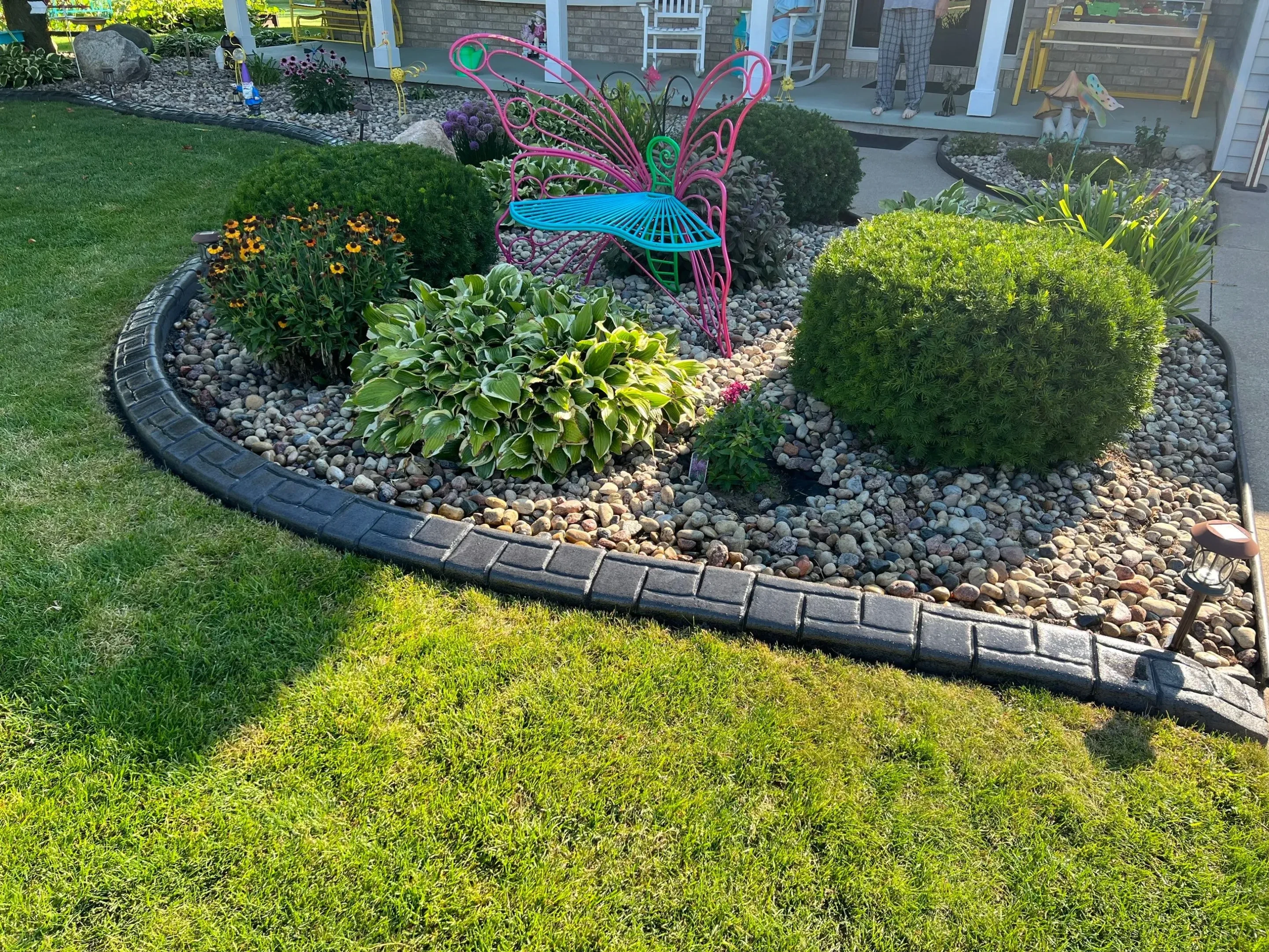 Professional landscape curbing in Minnesota suburban setting