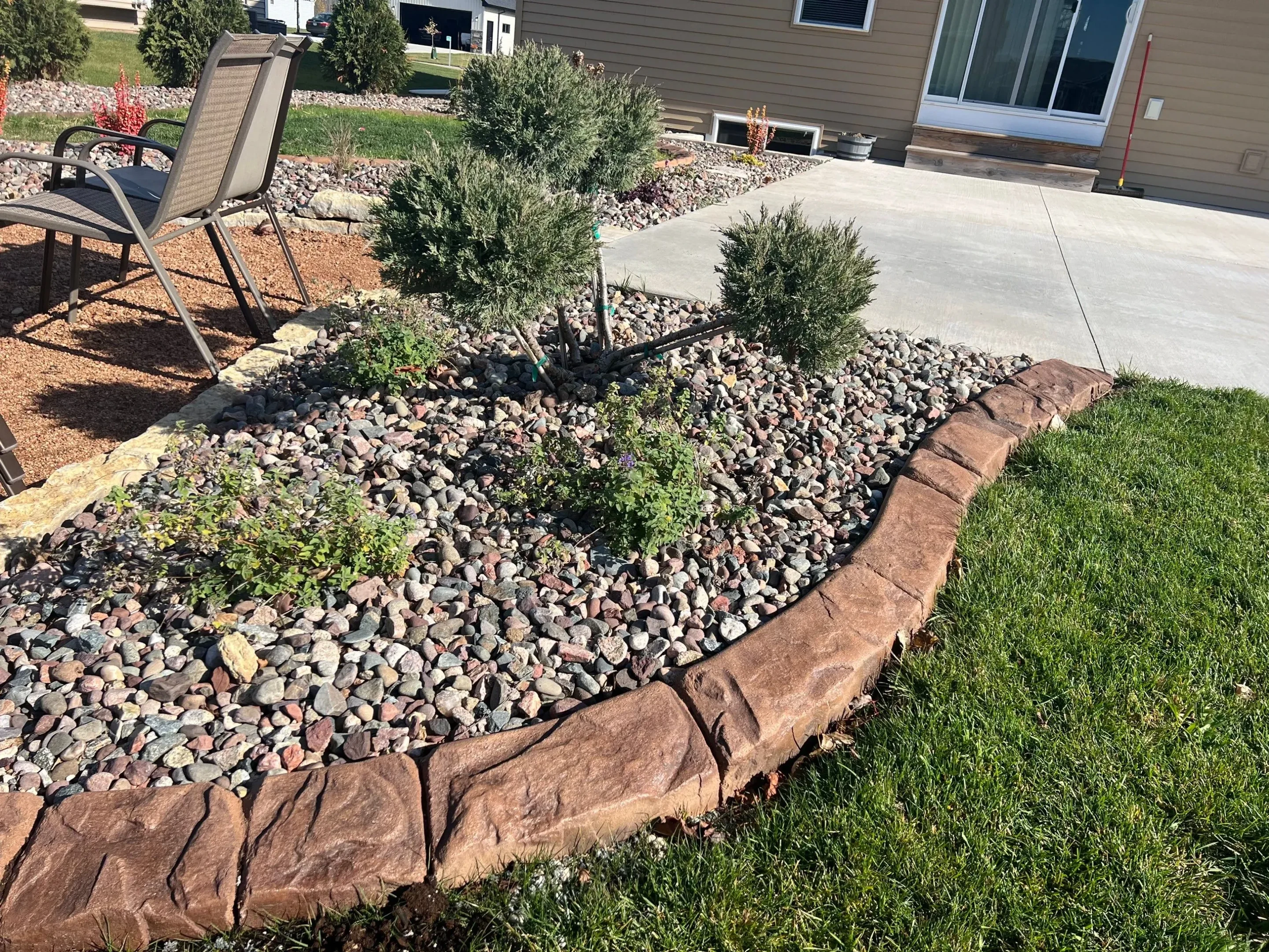 Landscape curbing installation